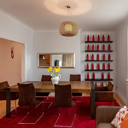 The Zenscape - Chic 2 Bedroom Apartment In Covent Garden L Sleeps 6 With Sofa Bed L Prime Location Plus Free Wifi L Perfect For Business & Leisure Travelers L 15Percent Off Weekly & 20Percent Off Monthly Stays! Londen Buitenkant foto