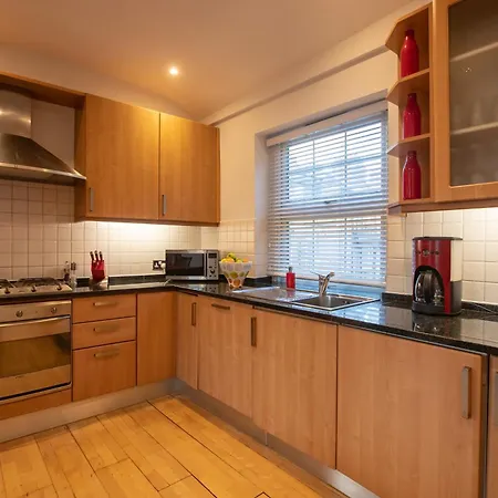The Zenscape - Chic 2 Bedroom Apartment In Covent Garden L Sleeps 6 With Sofa Bed L Prime Location Plus Free Wifi L Perfect For Business & Leisure Travelers L 15Percent Off Weekly & 20Percent Off Monthly Stays! Londen Buitenkant foto
